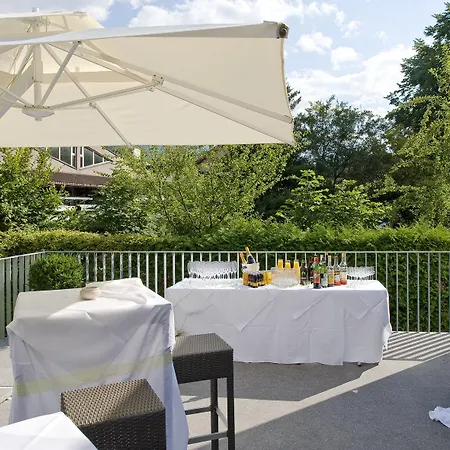Montfort - 4*