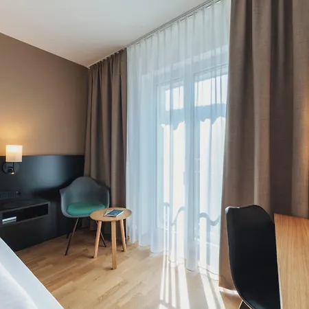 Montfort - 4*