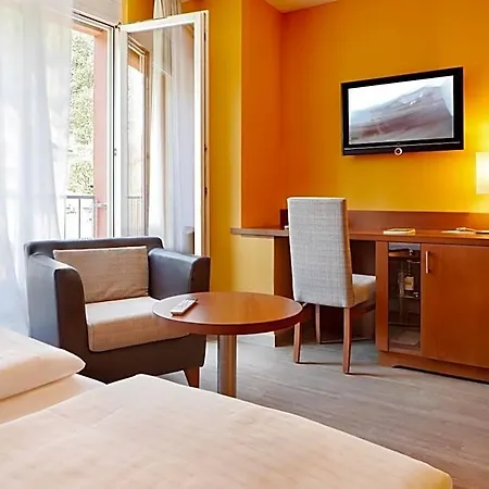 Montfort - 4*