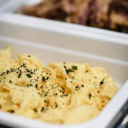 Montfort - 4* فلدكرش