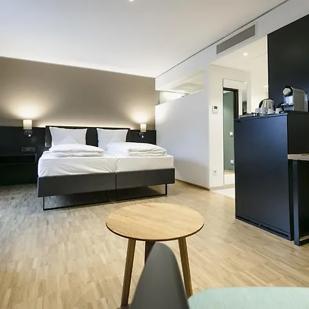 Montfort - 4* فلدكرش