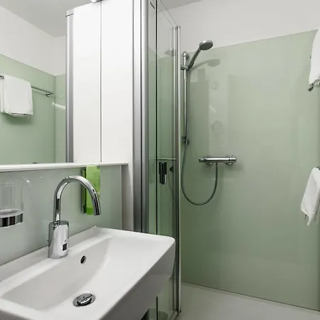 Hotel Montfort - 4*